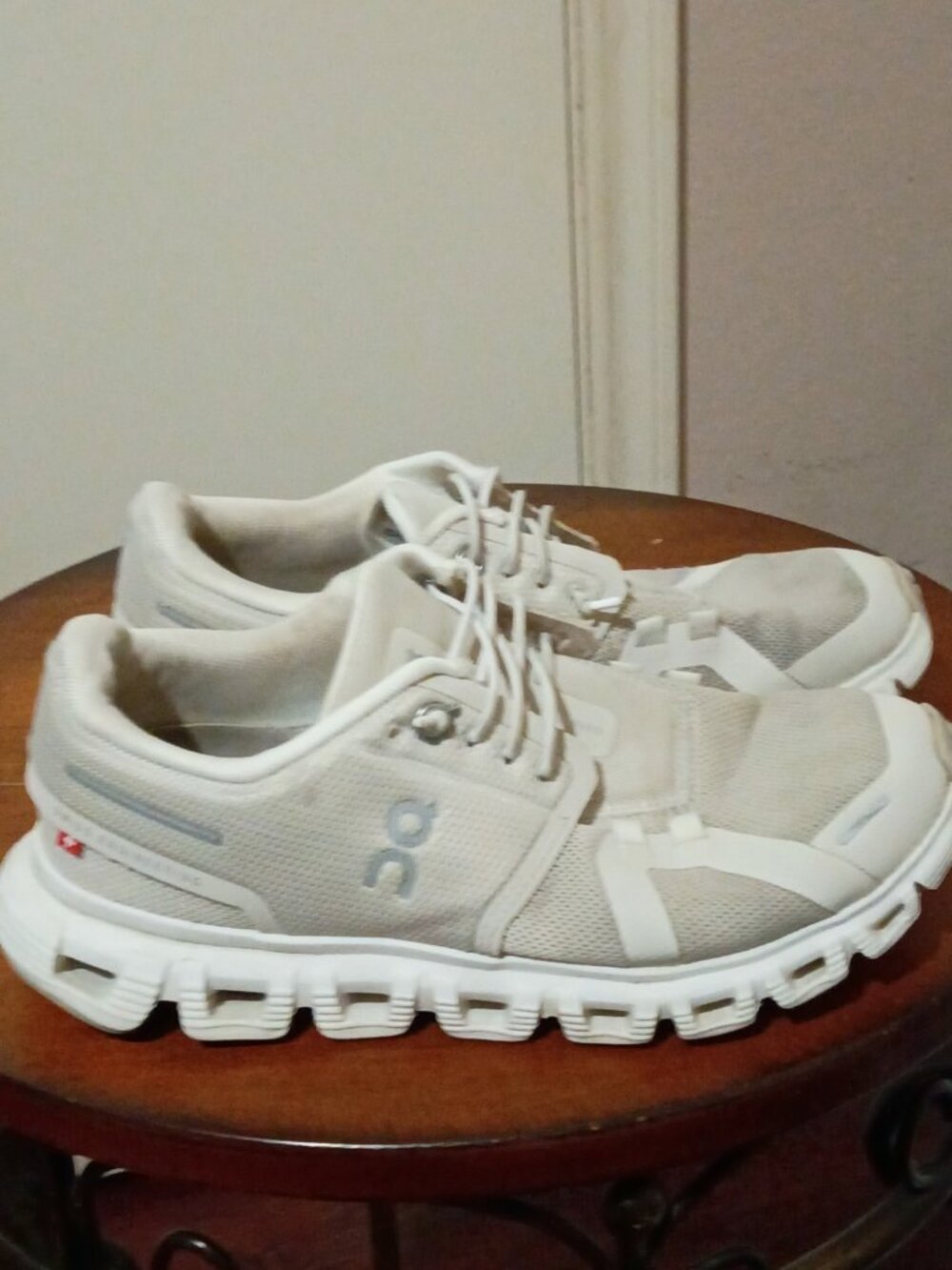 On Cloud 6 Women's U.S. Size 5 Pearl White Running Sneakers - 3WF10060755